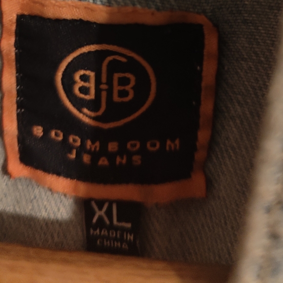 Distressed Ivory Ella Denim Jacket - Picture 3 of 6